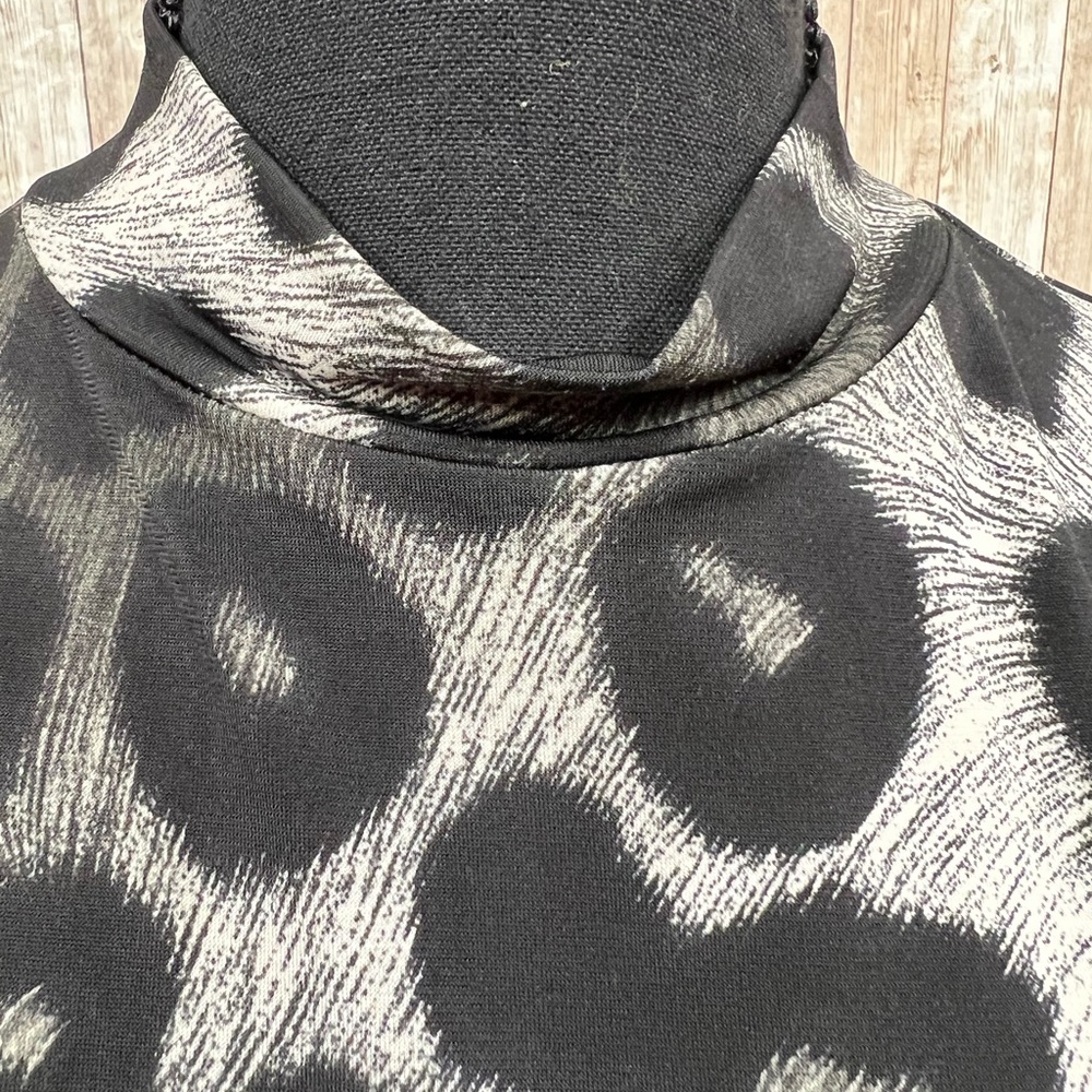 Adele & May‎ Black and Gray Blouse - Picture 6 of 7